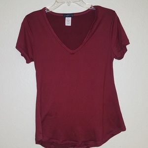 womens maroon T-shirt